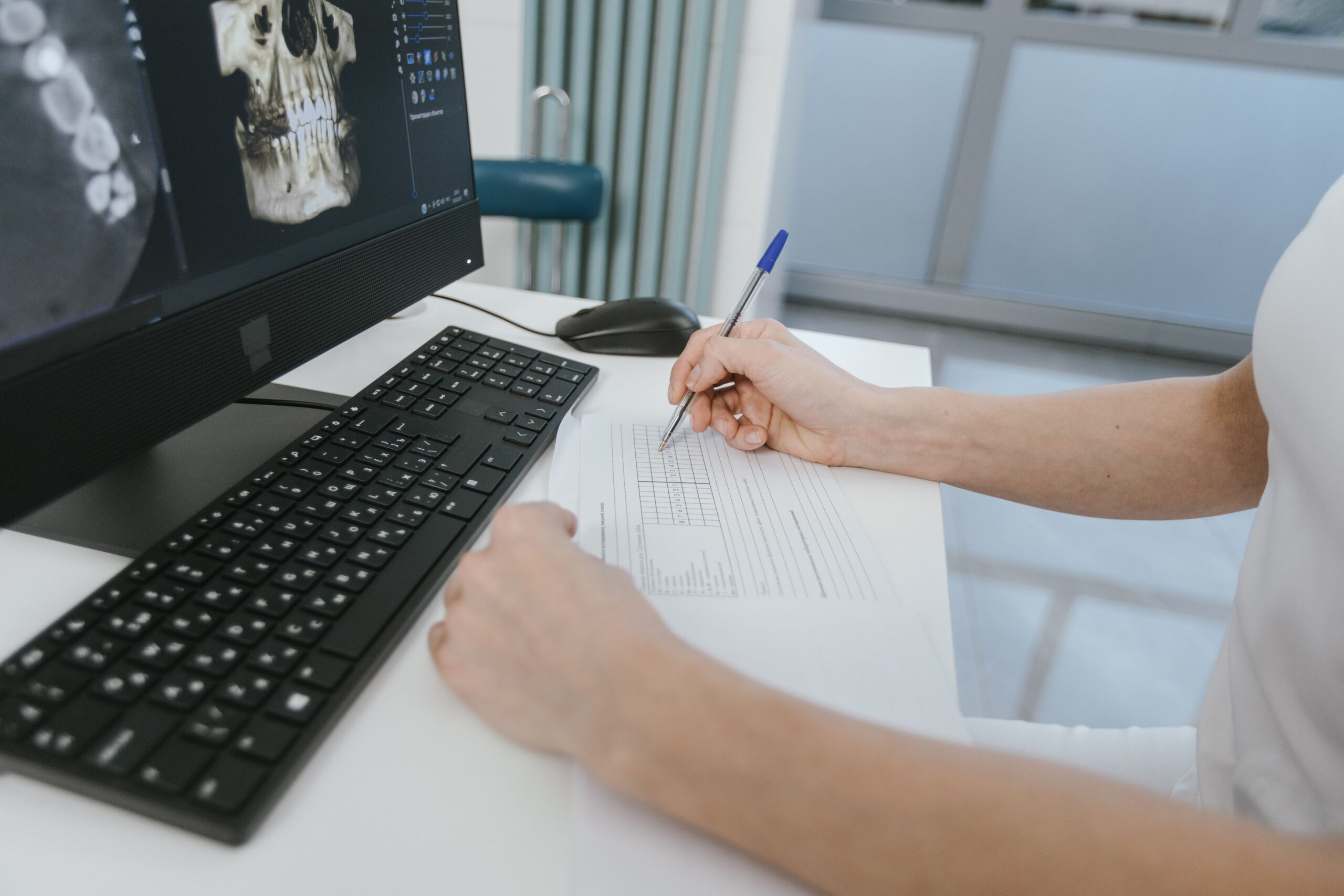 Anamnesis dental: La base fundamental que define tu diagnóstico